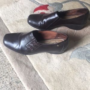 Brown Life Stride shoes